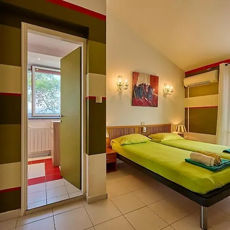 Seafront For 9-10 People Holiday home Slatine